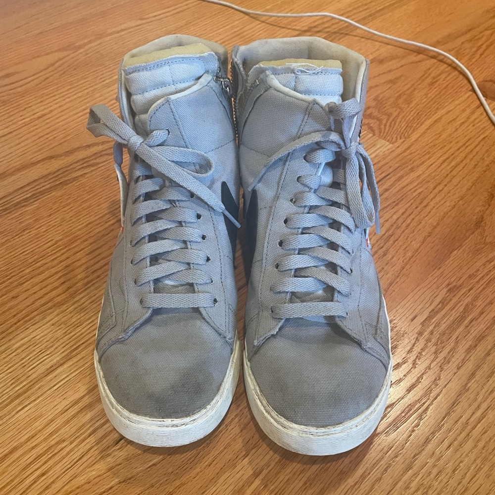 Nike blazers size 9